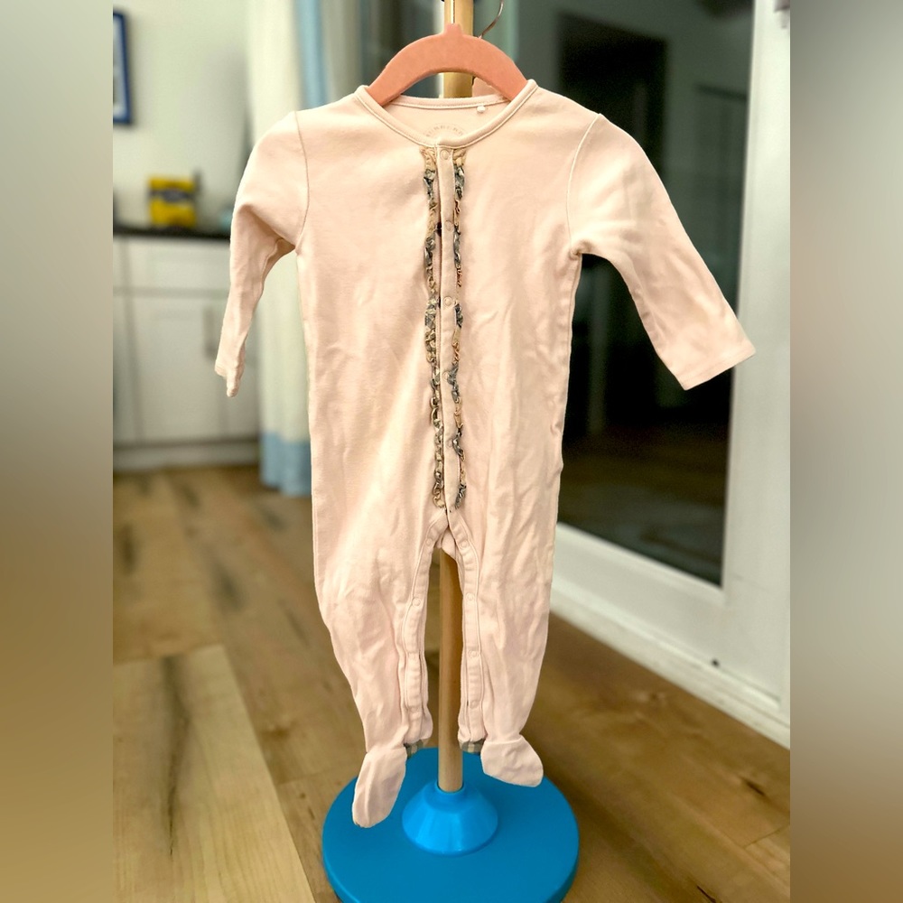 Burberry baby pink ruffle front footie size 6 months - Picture 1 of 3
